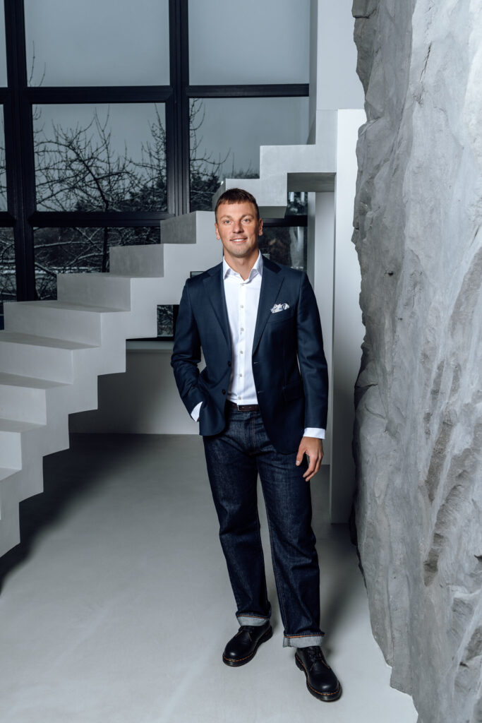 NT brokeris Vilniuje Darjuš Urbanovič